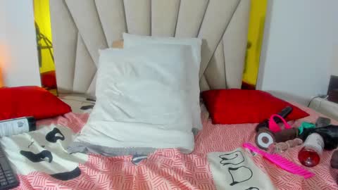 Snapshot of vahiolet_fuentes chatting on December 29, 9:06 am vahioleth online show from December 29, 9:06 am