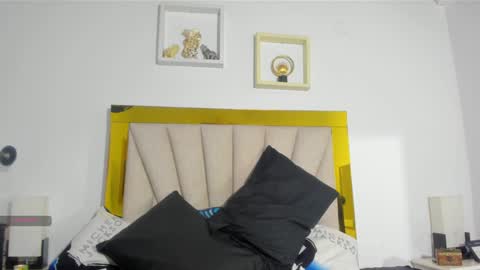 Snapshot of vahiolet_fuentes chatting on February 4, 3:00 am vahioleth online show from February 4, 3:00 am