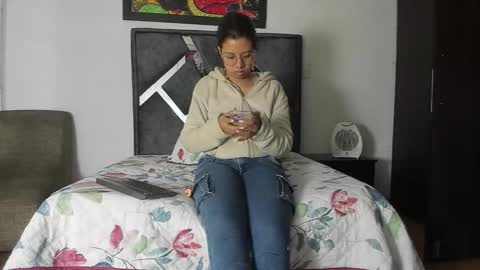 Vahiolet smith online show from October 30, 2:57 am