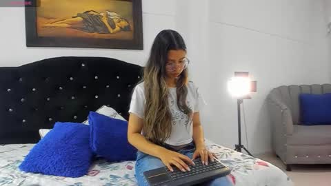 Vahiolet smith online show from December 5, 3:37 am