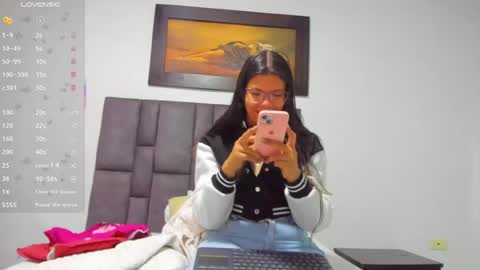 Vahiolet smith online show from June 28, 12:11 pm