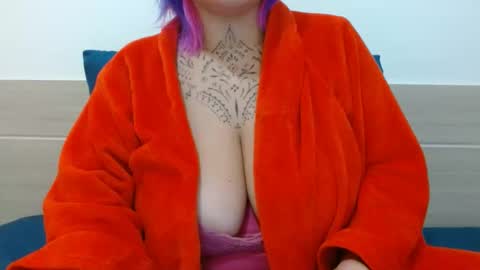 Vah Oliver online show from October 15, 3:01 pm