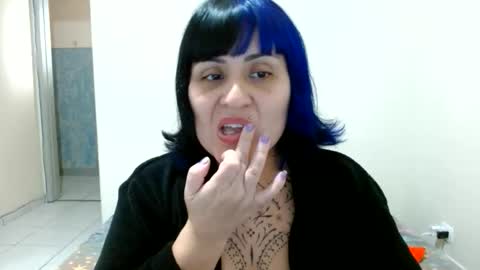 Snapshot of vaholiver chatting on May 26, 6:37 pm Vah Oliver online show from May 26, 6:37 pm