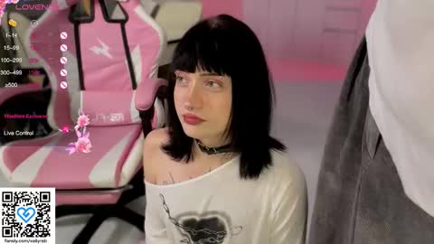 Snapshot of vailyreb chatting on November 10, 12:15 pm Marin online show from November 10, 12:15 pm