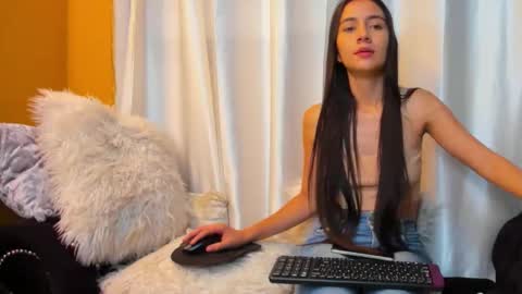 Snapshot of vaioletcooper chatting on April 25, 3:42 pm VaiolletCooper online show from April 25, 3:42 pm