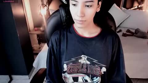 Snapshot of vaiolethsan chatting on February 16, 8:05 pm Vaioleth online show from February 16, 8:05 pm