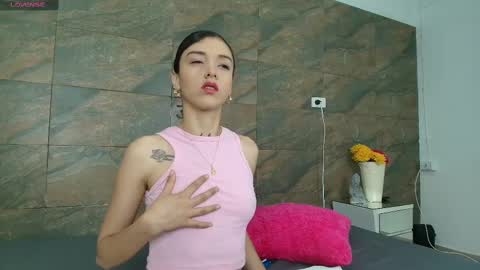 V A I O L E T T  S M I T H online show from February 26, 1:30 pm