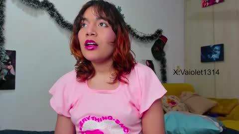 Vaiolet1314 online show from January 6, 12:37 am