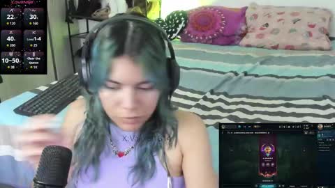 Vaiolet1314 online show from January 12, 2:06 am