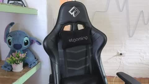 Val online show from February 27, 7:58 pm