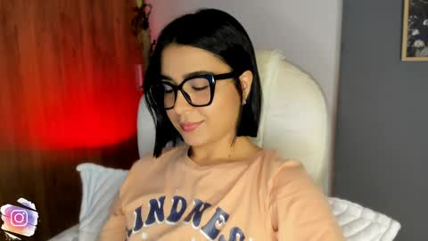 Snapshot of val_varago chatting on April 3, 3:59 am val_varago online show from April 3, 3:59 am