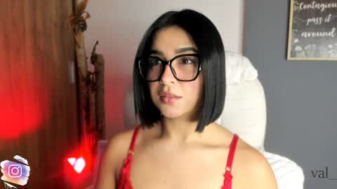 Snapshot of val_varago chatting on April 18, 4:38 am val_varago online show from April 18, 4:38 am