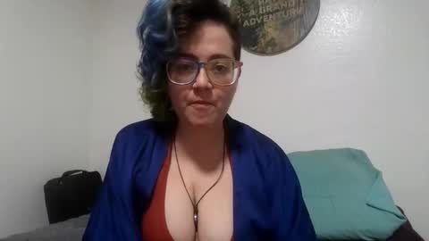Snapshot of valarieak chatting on October 26, 7:25 am valarieak online show from October 26, 7:25 am