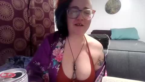 Snapshot of valarieak chatting on November 1, 5:31 am valarieak online show from November 1, 5:31 am