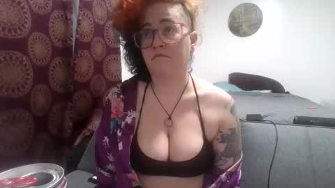 Snapshot of valarieak chatting on November 5, 4:34 am valarieak online show from November 5, 4:34 am