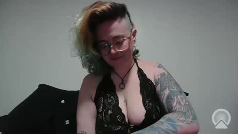 Snapshot of valarieak chatting on March 14, 5:35 am valarieak online show from March 14, 5:35 am