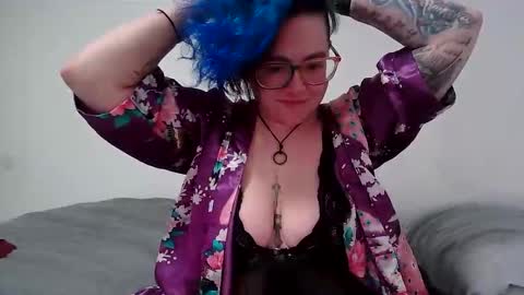 Snapshot of valarieak chatting on March 28, 1:38 am valarieak online show from March 28, 1:38 am