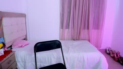 Snapshot of vale_kross chatting on June 29, 3:01 pm HI IM NEW online show from June 29, 3:01 pm