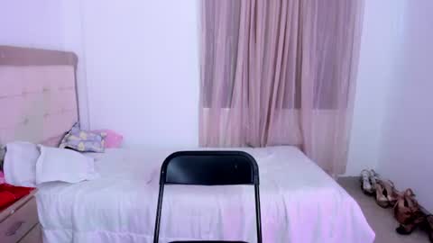 Snapshot of vale_kross chatting on July 1, 1:02 pm HI IM NEW online show from July 1, 1:02 pm