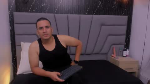 Snapshot of vale_n_matt chatting on September 14, 12:26 pm Samantha y Matt online show from September 14, 12:26 pm