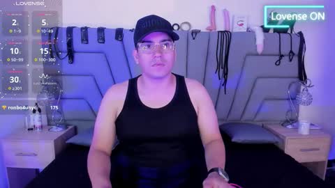 Snapshot of vale_n_matt chatting on October 1, 3:34 am Samantha y Matt online show from October 1, 3:34 am