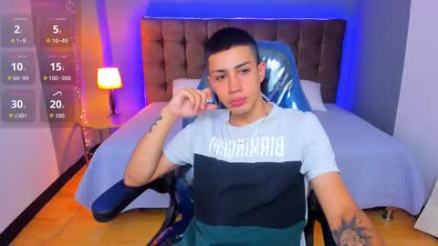 valen_and_dollar online show from September 12, 9:37 pm