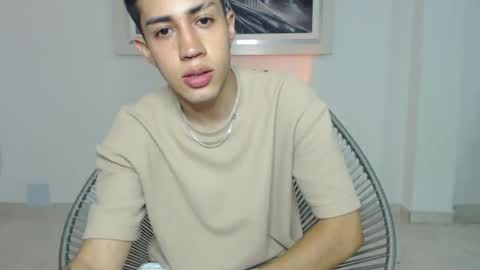 valen paul online show from December 14, 3:23 am