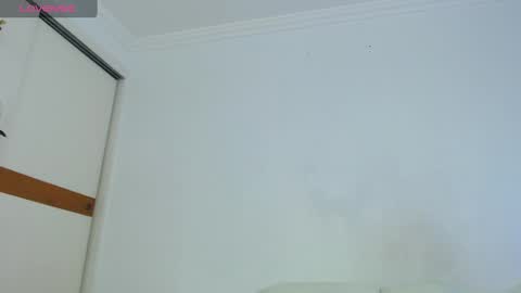 Snapshot of valen_ross_ chatting on February 15, 12:22 pm valentina Rossi 3 online show from February 15, 12:22 pm