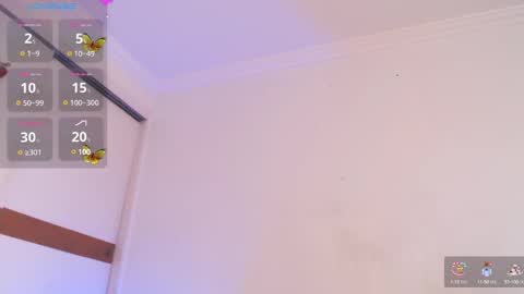 Snapshot of valen_ross_ chatting on February 19, 12:11 pm valentina Rossi 3 online show from February 19, 12:11 pm