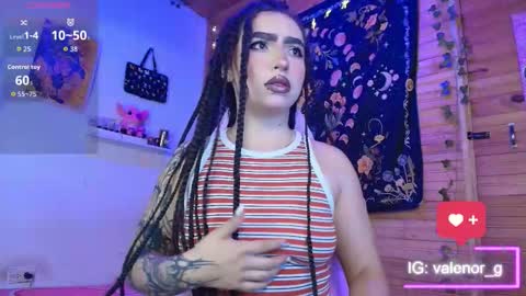 Snapshot of valenor_ chatting on November 24, 2:55 am valentina online show from November 24, 2:55 am