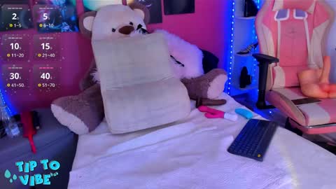 Valen  online show from December 5, 8:44 pm