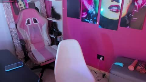 Valen  online show from March 12, 3:07 pm