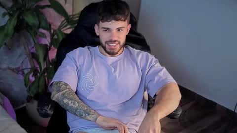 valenthinoking online show from September 8, 11:59 pm