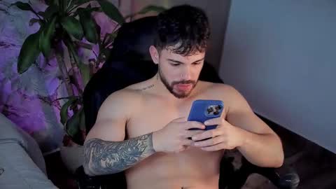 valenthinoking online show from September 12, 11:26 pm