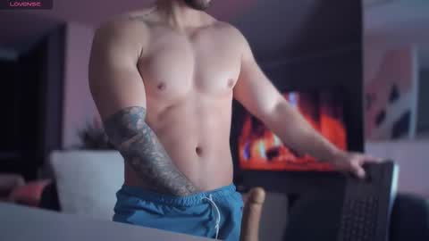 valenthinoking online show from February 3, 6:40 am