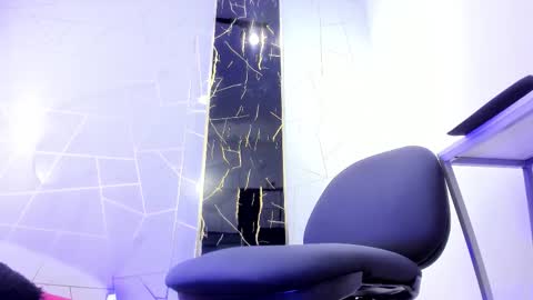 Snapshot of valentin_lux chatting on March 27, 8:26 am VALENTIN online show from March 27, 8:26 am