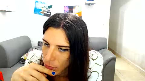 Snapshot of valentina028 chatting on June 11, 10:13 am valentina028 online show from June 11, 10:13 am