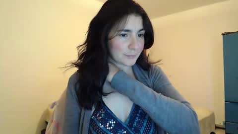 Snapshot of valentina187 chatting on December 13, 10:19 am Valentina online show from December 13, 10:19 am