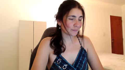 Snapshot of valentina187 chatting on January 9, 9:58 pm Valentina online show from January 9, 9:58 pm