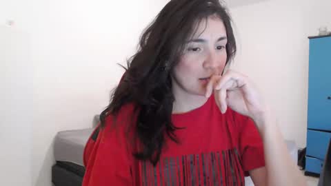 Snapshot of valentina187 chatting on February 1, 7:13 pm Valentina online show from February 1, 7:13 pm