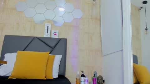 Snapshot of valentina_diiaz chatting on November 2, 12:51 pm Velentina  online show from November 2, 12:51 pm