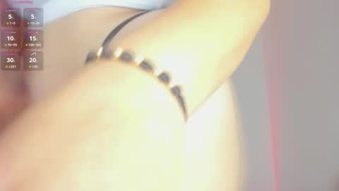 Snapshot of valentina_diiaz chatting on January 8, 1:13 pm Velentina online show from January 8, 1:13 pm