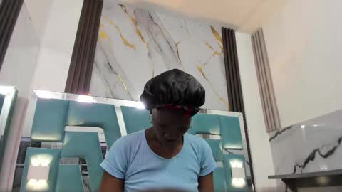 Snapshot of valentina_eboni chatting on December 14, 11:37 am Sharon online show from December 14, 11:37 am