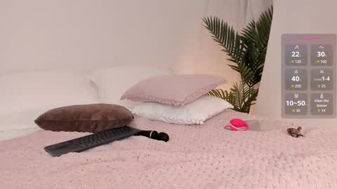 VALENTINA  online show from November 30, 12:25 am