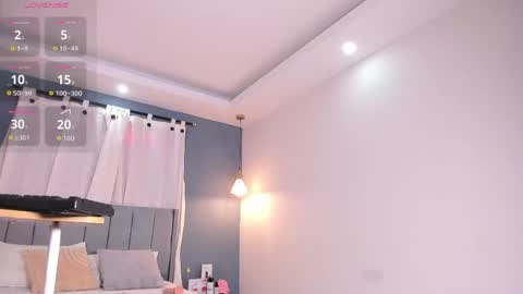 Snapshot of valentina_noa chatting on May 6, 11:48 am Valentina online show from May 6, 11:48 am