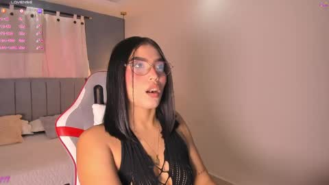 Snapshot of valentina_noa chatting on June 7, 1:15 pm Valentina online show from June 7, 1:15 pm