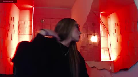 Valentina online show from November 12, 1:00 pm