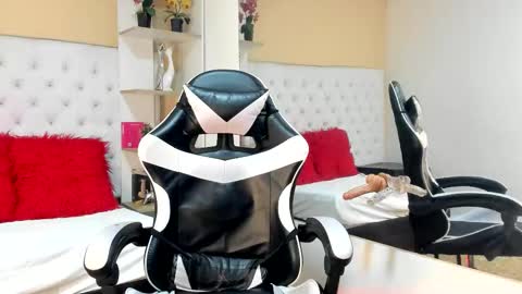 valentina_santillana online show from October 28, 2:59 am