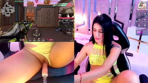 Snapshot of valentinagames chatting on December 22, 8:27 am Valentina online show from December 22, 8:27 am