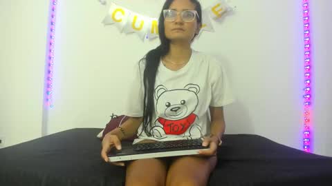 Snapshot of valentinalov chatting on February 25, 12:03 pm Valentina online show from February 25, 12:03 pm